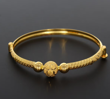 Fancy Ladies Gold Bracelet