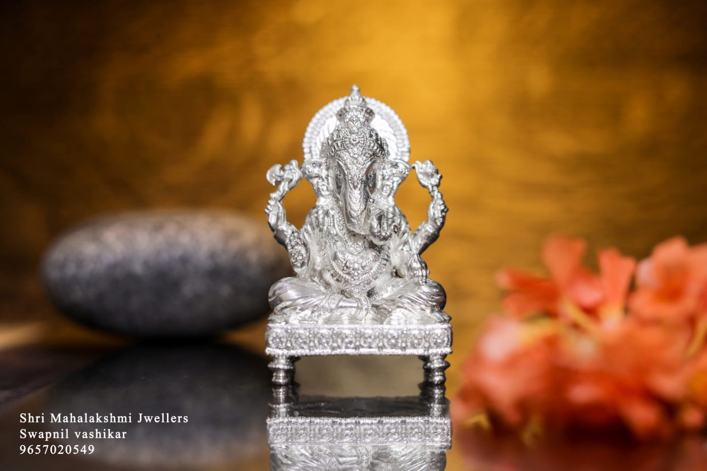Dagadusheth Ganpati idol in silver